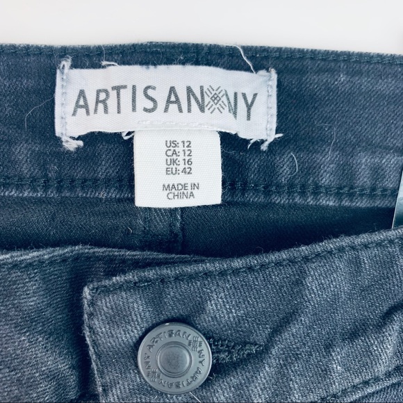 Artisan NY Embellished Black Jeans NWT Size 12 - Picture 4 of 8